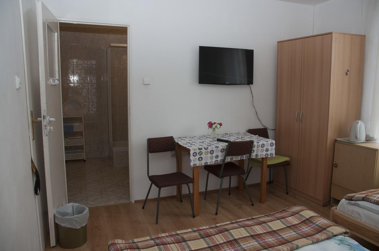 Apartament I Pokoje Aura Dom Wczasowy Darlowko Ngoại thất bức ảnh