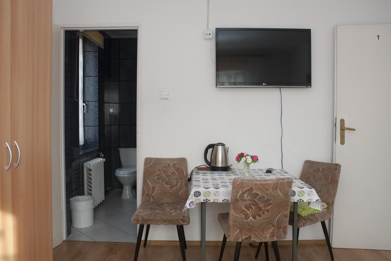 Apartament I Pokoje Aura Dom Wczasowy Darlowko Ngoại thất bức ảnh